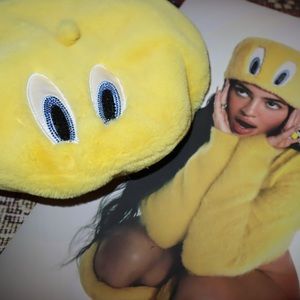GCDS Tweety Bird Faux Fur Beret